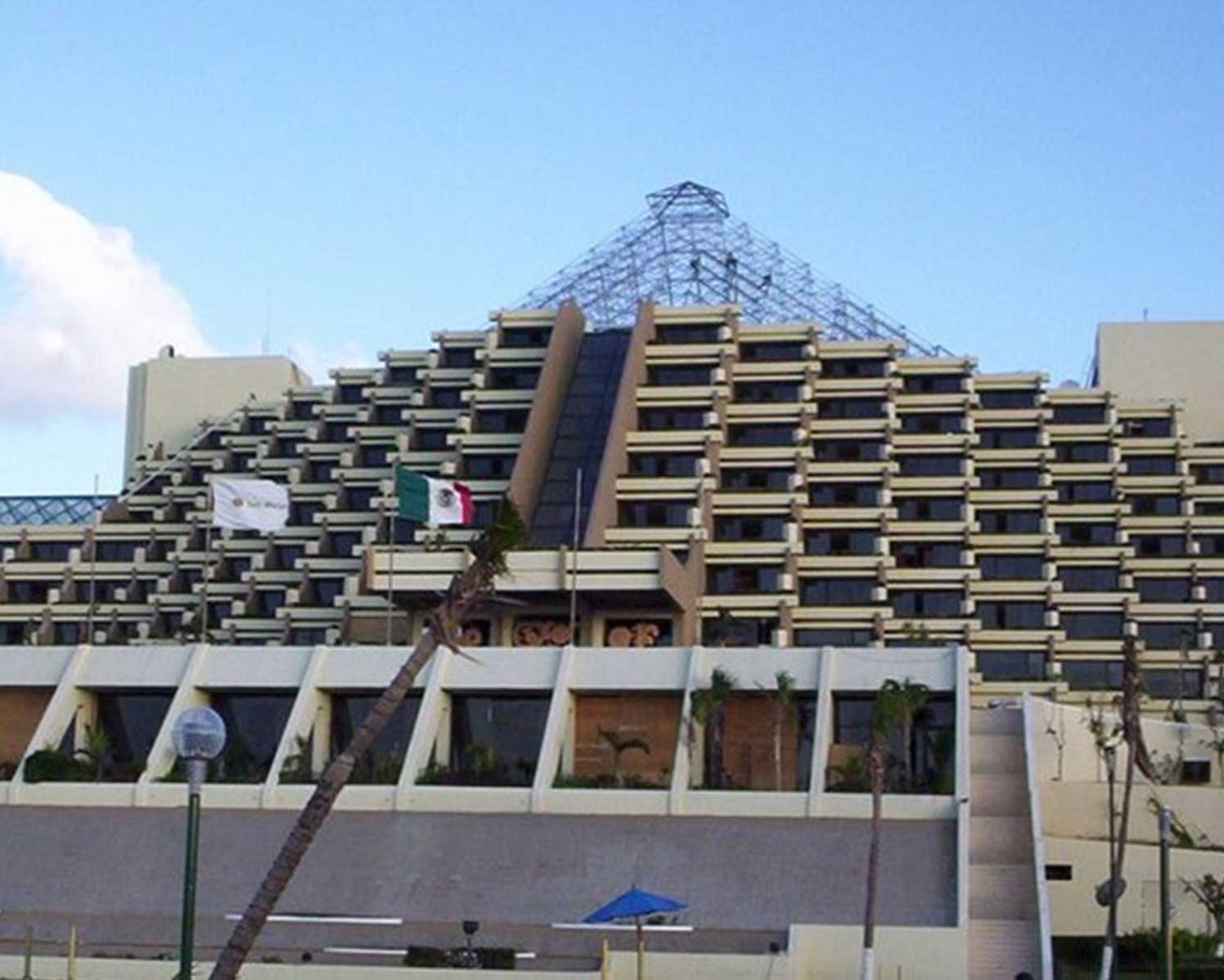  title="Hotel-Melia-slide-3"